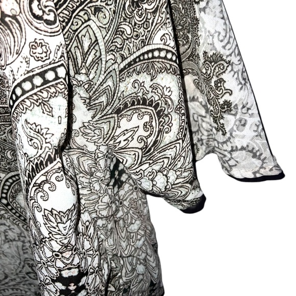 WESTPORT | NWT FLOWY SHORT SLEEVE RHINESTONE TOP - Picture 3 of 10